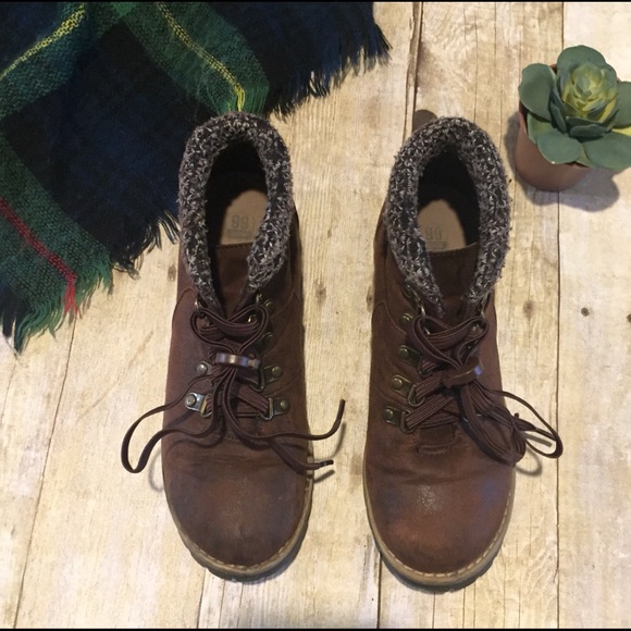 Brown Lace up winter ankle boots - Picture 2 of 15